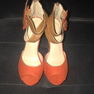Liliana orange and chestnut wedges
